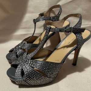 Antonio Melani grey pumps size 8.5